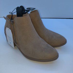 Women's fashion boots